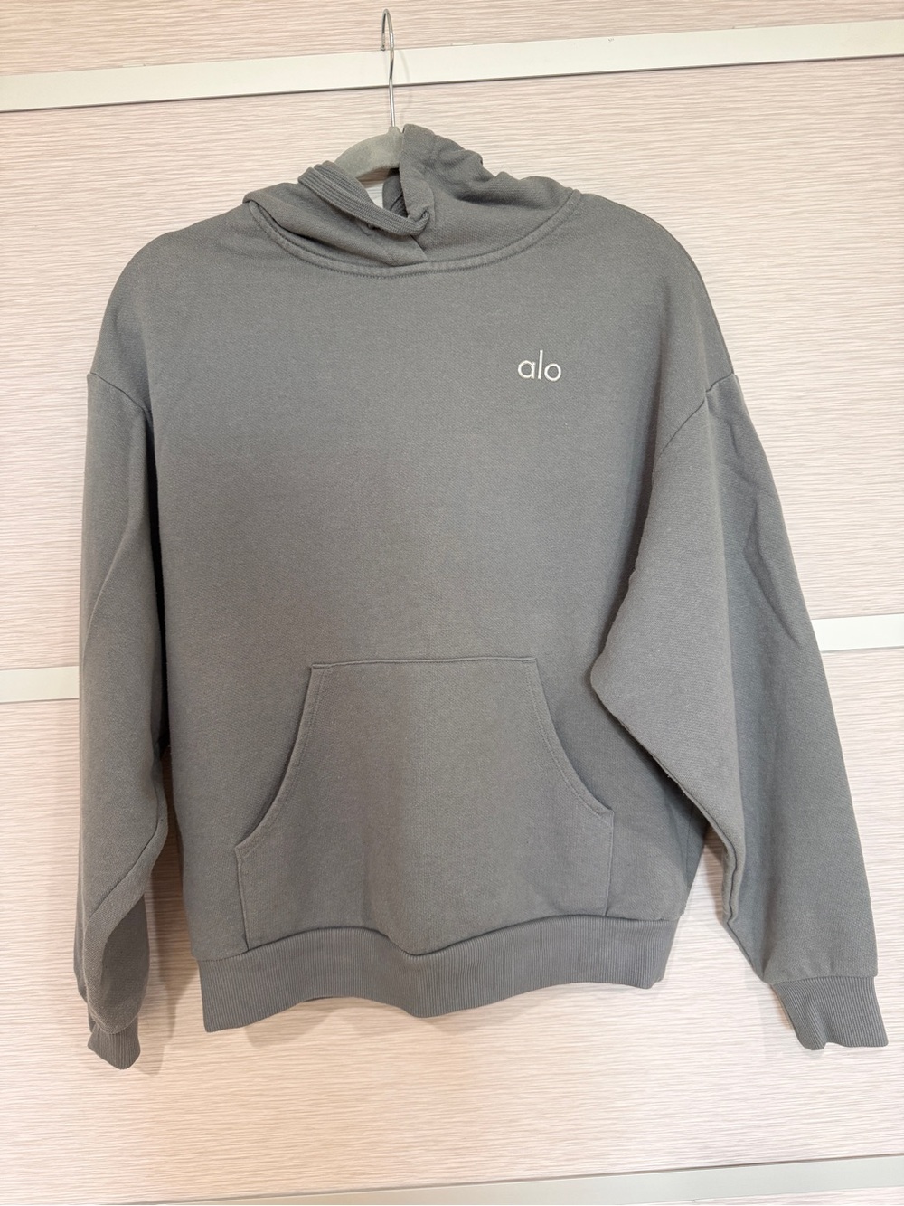 ALO YOGA Accolade Hoodie - Steel Grey in Size XS